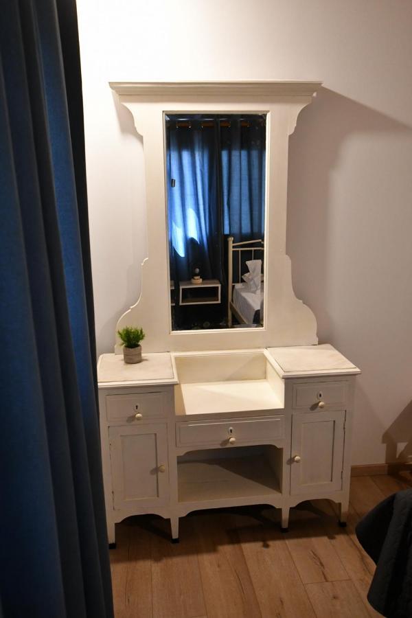 Downtown Loft Lägenhet Aigio Exteriör bild